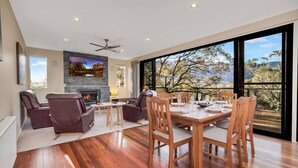 Unclassified image, 5 of 40, button
