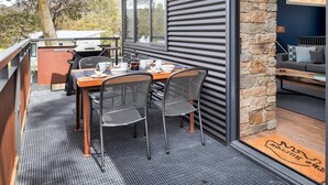 Outdoor dining - The Burrow | Crackenback | Perfect Private Escape (Crackenback)