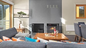 TV, fireplace - Warangani | Apartment 29 | Crackenback Resort (Crackenback)