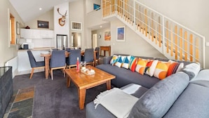 TV, fireplace - Warangani | Apartment 29 | Crackenback Resort (Crackenback)