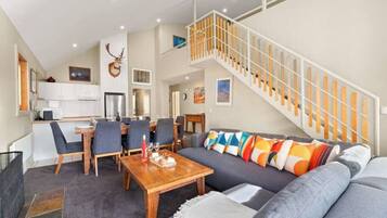 TV, fireplace, stereo