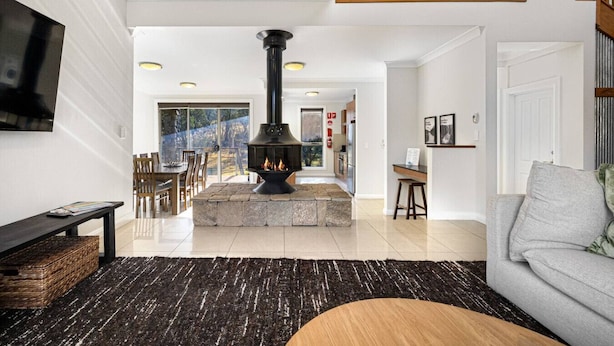 Living area - Sentinel Chalet | Crackenback | 2BR (Crackenback)