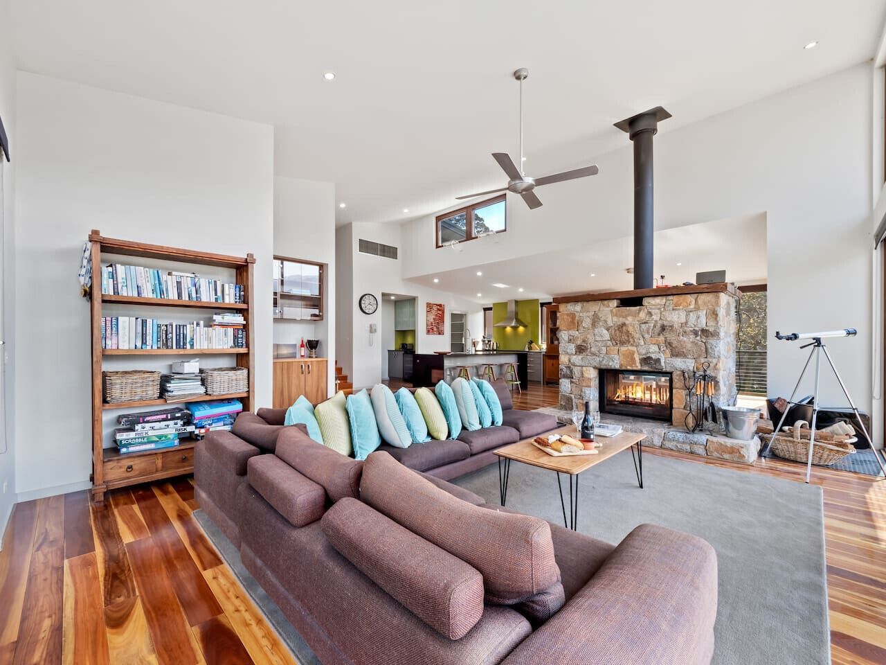 TV, fireplace