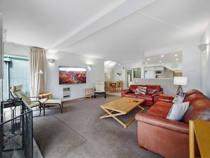 TV, fireplace - Watermark | Apartment 17 | Crackenback Resort (Crackenback)
