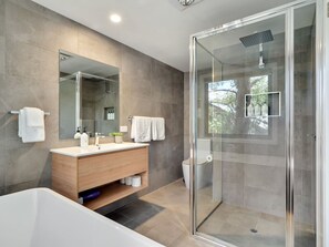 Bathroom - Pinnacle | Crackenback | Rare | 2BR (Crackenback)