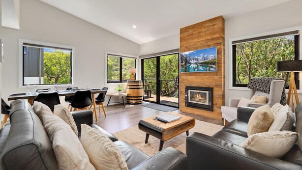 TV, fireplace - Pinnacle | Crackenback | Rare | 2BR (Crackenback)