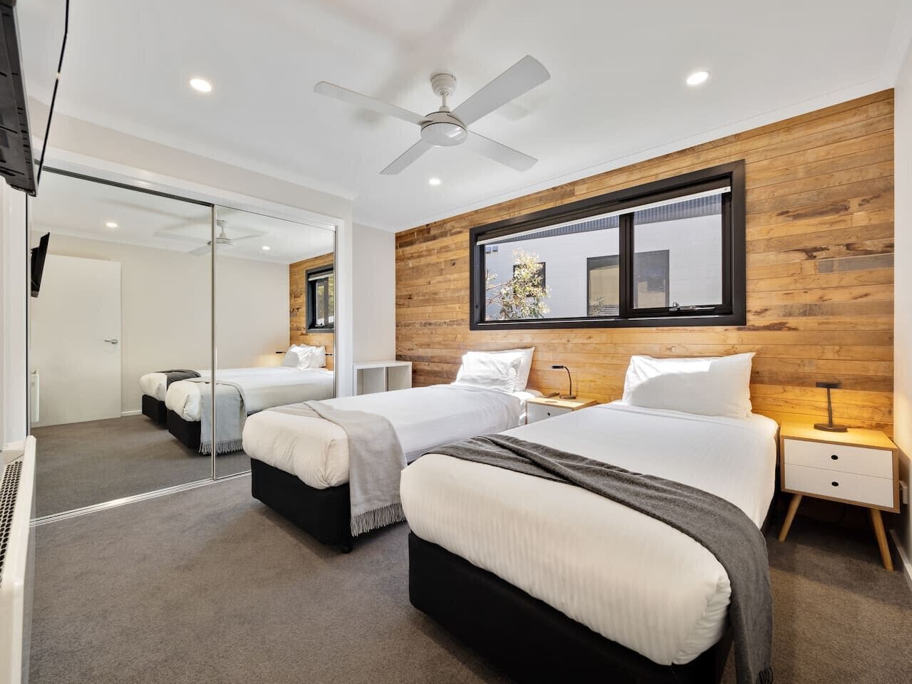 2 habitaciones, tabla de planchar con plancha, wifi y ropa de cama 