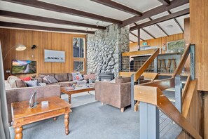 Fernseher, Kamin