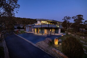 Exterior - Udelka Chalet | Crackenback | Huge 3BR | Views (Crackenback)