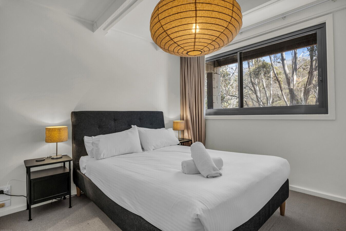 3 bedrooms, bed sheets