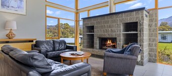 Silvercloud Chalet | Crackenback | Massive chalet
