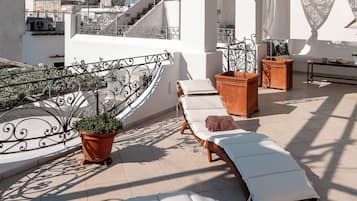 Suíte júnior | Lençóis italianos Frette, roupas de cama premium, edredons de pluma