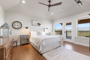 5 bedrooms, iron/ironing board, WiFi, bed sheets