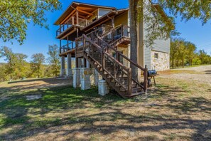Exterior -  10 acre property 2.5 miles from circuit of the Americas, 20 minutes from Austin (Del Valle)