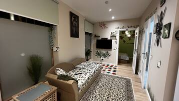 1 habitación, tabla de planchar con plancha, wifi y ropa de cama