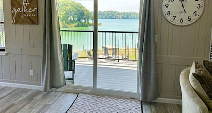 STAY HERE! 2 Homes sleep up to 28! Private cove 2 docks and personal boat launch