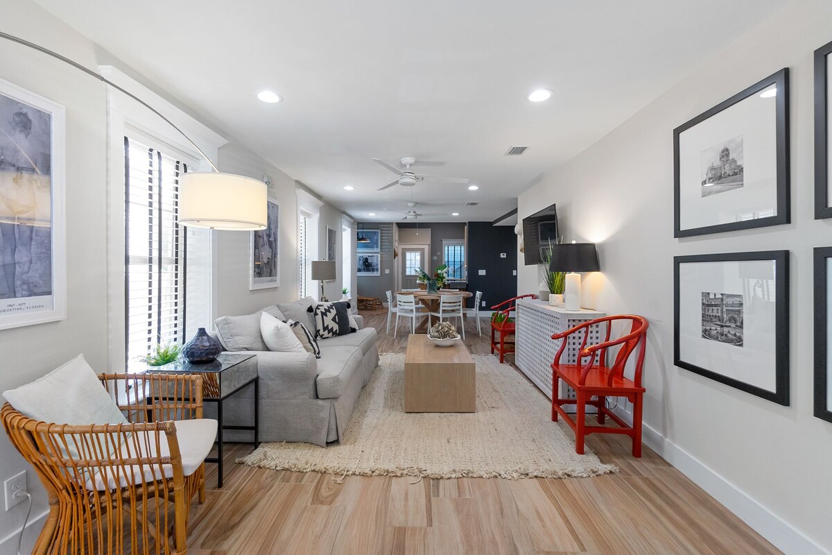 Photo 2 of 9 Sevilla St. - Heart of Downtown First Floor Flat - Pet Friendly!