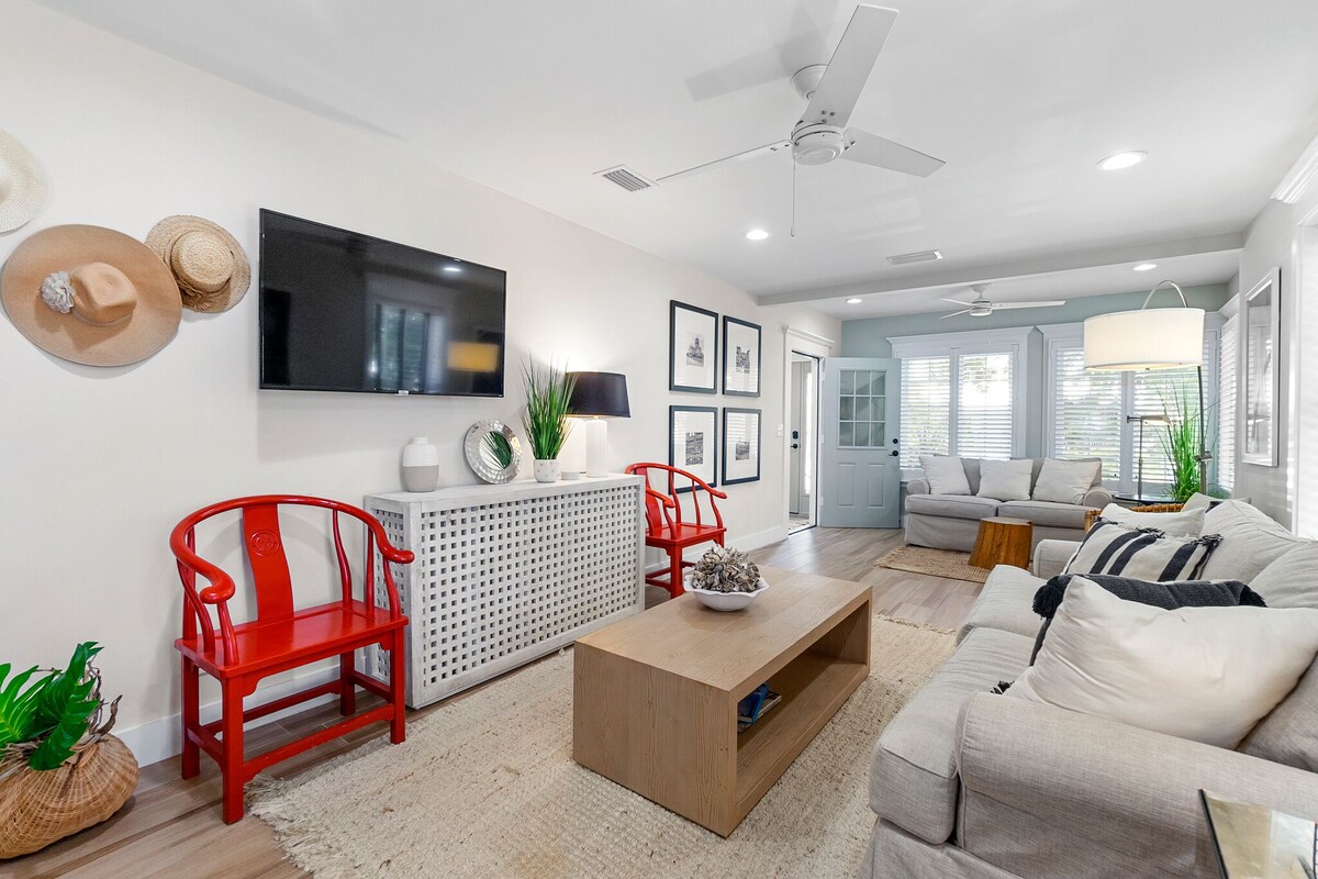 Photo 4 of 9 Sevilla St. - Heart of Downtown First Floor Flat - Pet Friendly!