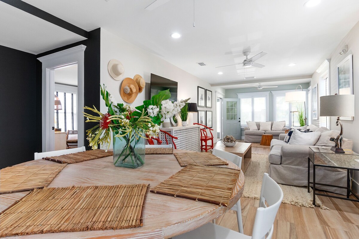 Photo 12 of 9 Sevilla St. - Heart of Downtown First Floor Flat - Pet Friendly!