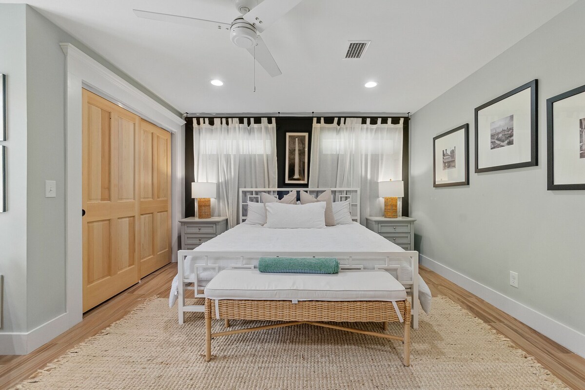 Photo 19 of 9 Sevilla St. - Heart of Downtown First Floor Flat - Pet Friendly!