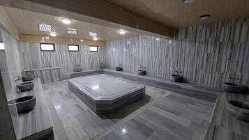 Massaggi thailandesi, massaggi