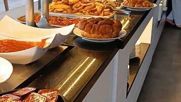 Esmorzar diari d'estil bufet (1125 TRY per persona)