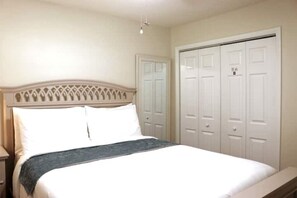 1 chambre, coffres-forts dans les chambres, fer et planche à repasser