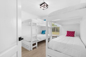 3 bedrooms, iron/ironing board, free WiFi, bed sheets