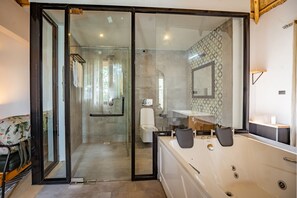 Honeymoon Double Room | Bathroom | Hair dryer, bathrobes, slippers, towels - Tabebuia Spa and Safari Resort (Fort Portal)