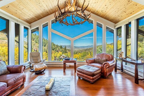 Private Luxury Mountain Estate w/ Views & Hot Tub