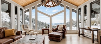 Private Luxury Mountain Estate w/ Views & Hot Tub