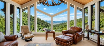 Private Luxury Mountain Estate w/ Views & Hot Tub