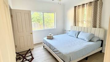 3 chambres, bureau, Wi-Fi gratuit, draps fournis