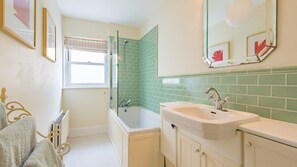 مجففات شعر، مناشف