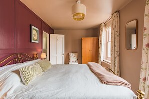 3 عدّة غرف نوم ومكتب ومكواة/لوح كي وواي فاي