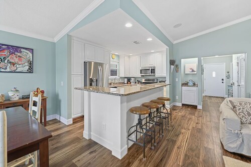 Pool Home Walk to Beach | Good Morning Rentals