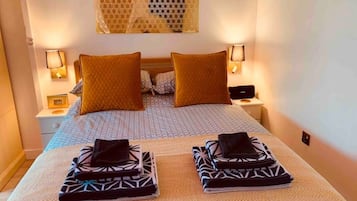 1 bedroom, desk, travel crib, free WiFi