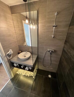 Double Room | Bathroom