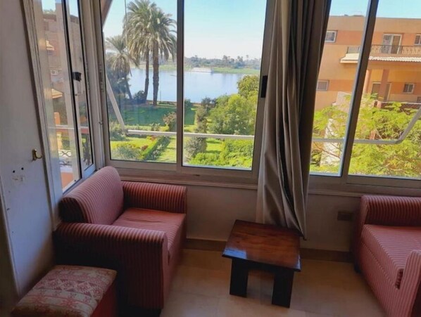 Living area - Luxor city A block in front of NILE RIVER 1 (Luxor City)