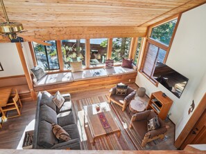 Smart TV, reproductor de DVD y libros