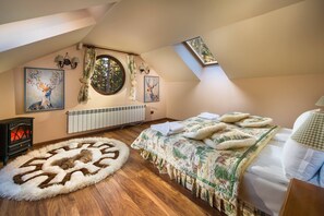 5 bedrooms, iron/ironing board, internet, bed sheets
