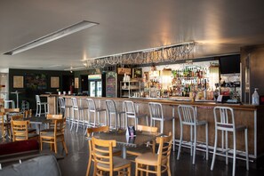 3 barer/lounger, cocktailbar og takterrassebar