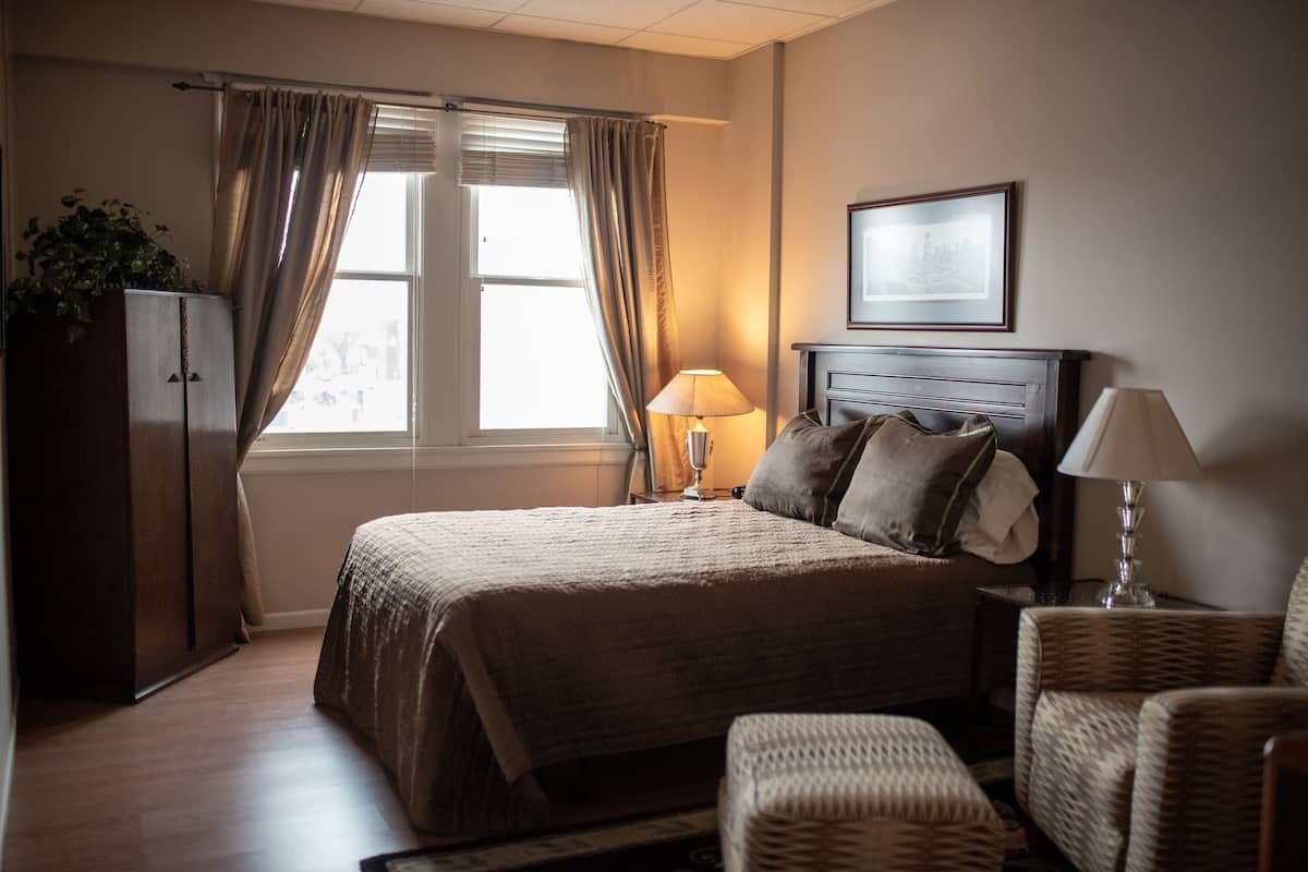 311 Double Queen Suite | Iron/ironing board, WiFi (free), individually decorated
