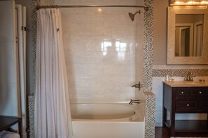 301 Deluxe Queen Suite | Bathroom | Hair dryer, towels - FountainView Inn (Indianapolis)