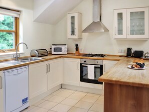 Dishwasher, cookware/dishes/utensils