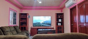 Smart TV - Nantli Alojamiento Rural El Salvador (San Luis Talpa)