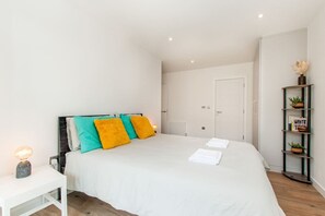 2 bedrooms, desk, iron/ironing board, WiFi