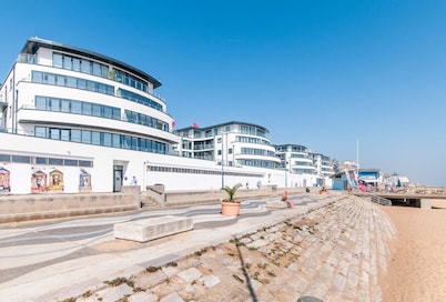 Eco Beach Front Apartment with Secure Parking