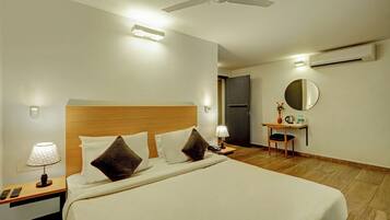 Family Room | Premium bedding, individually decorated, individually furnished, desk