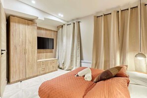 Unclassified image, 3 of 14, button